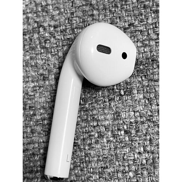 Apple(アップル)のApple AirPods 2世代　片耳 L 片方 左耳 美品 スマホ/家電/カメラのオーディオ機器(ヘッドフォン/イヤフォン)の商品写真