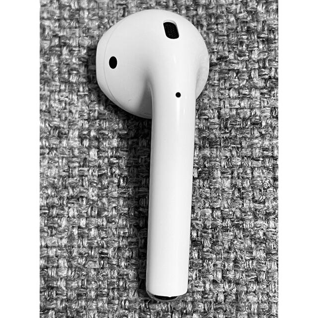 Apple(アップル)のApple AirPods 2世代　片耳 L 片方 左耳 美品 スマホ/家電/カメラのオーディオ機器(ヘッドフォン/イヤフォン)の商品写真