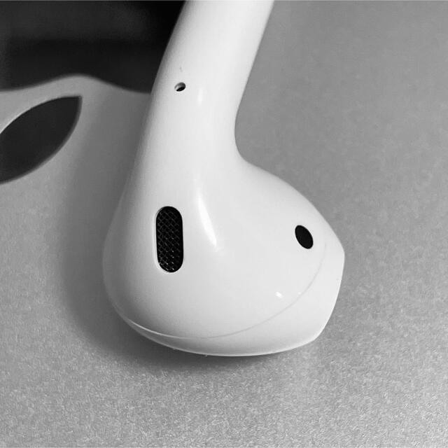 Apple(アップル)のApple AirPods 2世代　片耳 L 片方 左耳 美品 スマホ/家電/カメラのオーディオ機器(ヘッドフォン/イヤフォン)の商品写真