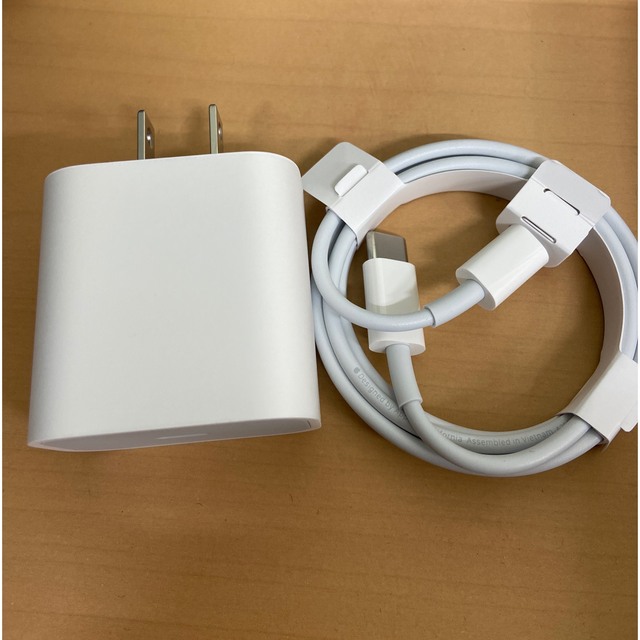 Apple - iPad(第9世代) 純正充電器・コードの通販 by luv's shop Apple - iPad(第9世代) 純正充電器・コードの通販 by luv's shop