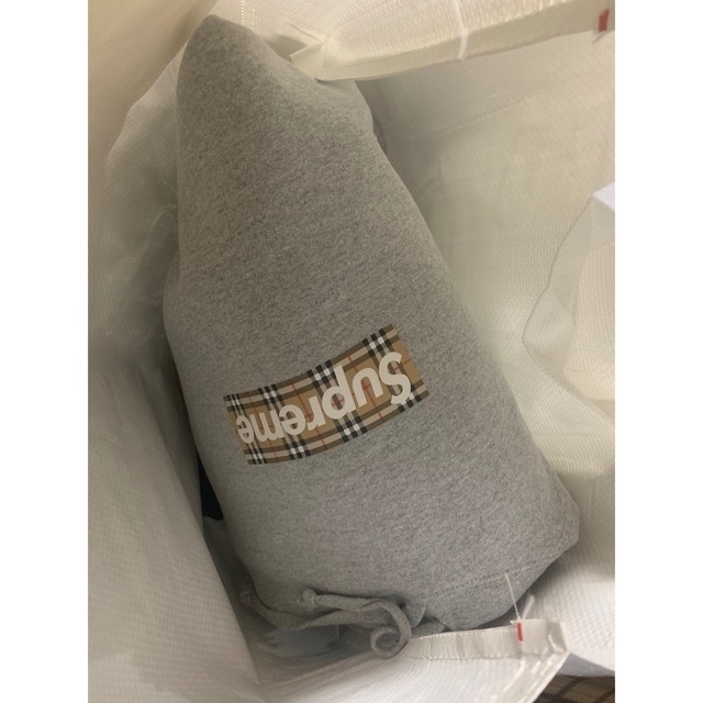 Supreme(シュプリーム)のSupreme / Burberry Box Logo メンズのトップス(パーカー)の商品写真