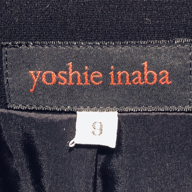 Yoshie Inabaデザイナーの女性用スーツです。 7