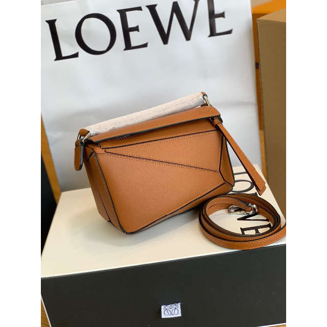 適当な価格 LOEWE - 新品未使用 LOEWE ショルダーバッグ ショルダー