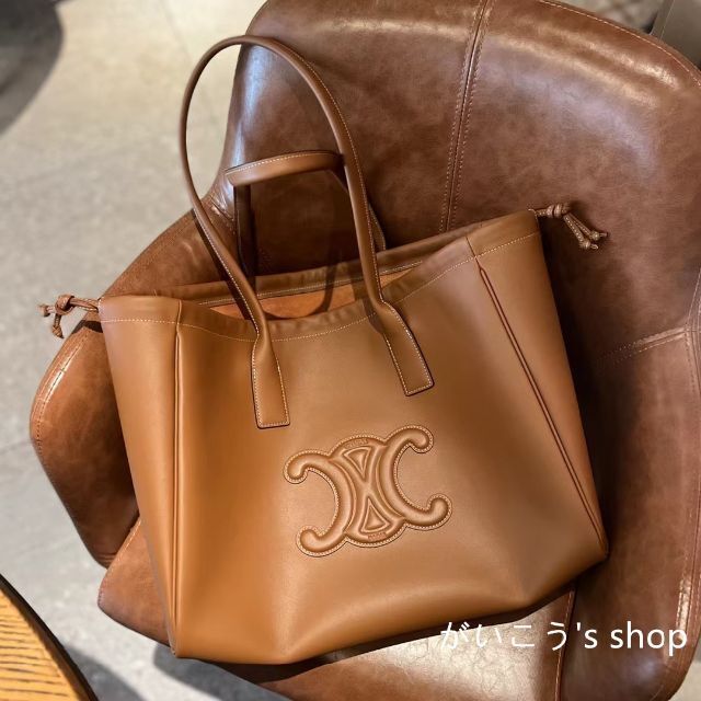 ♬CELINE セリーヌ カバドローストリング キュイル トリオンフ