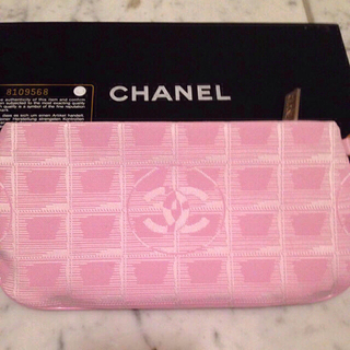 シャネル トラベルライン ポーチ レディース ピンク 桃色系 の通販 8点 Chanelのレディースを買うならラクマ