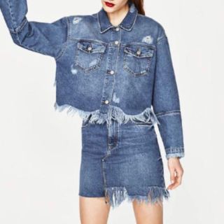 ザラ(ZARA)の未使用　美品　ZARA デニム　ミニスカート　変形デザイン　ダメージフリンジ(ミニスカート)