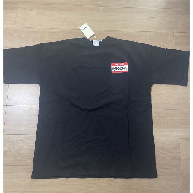 VETEMENTS(ヴェトモン)のVETEMENTS Tシャツ 新品未使用 メンズのトップス(Tシャツ/カットソー(半袖/袖なし))の商品写真