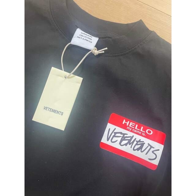 VETEMENTS(ヴェトモン)のVETEMENTS Tシャツ 新品未使用 メンズのトップス(Tシャツ/カットソー(半袖/袖なし))の商品写真