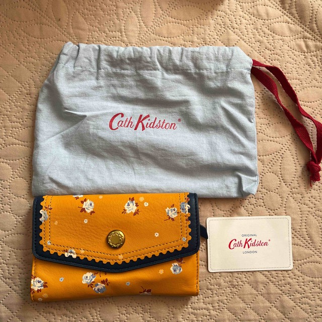 Cath Kidston(キャスキッドソン)のキャスキッドソン　財布　レザー レディースのファッション小物(財布)の商品写真