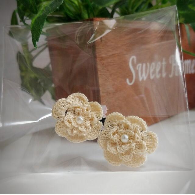 かぎ針編みのお花のクリップピン♪2個セット ハンドメイドのアクセサリー(ヘアアクセサリー)の商品写真