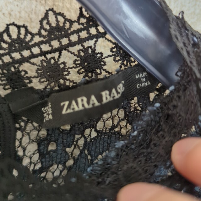ZARA(ザラ)のZARA レディースワンピース　レースワンピース レディースのワンピース(ひざ丈ワンピース)の商品写真