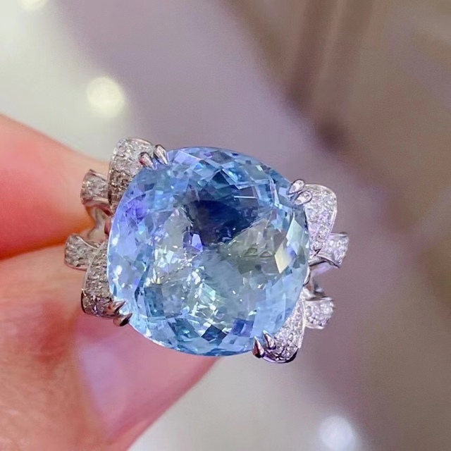 お気に入り ダイヤ ⭐天然アクアマリン リング 9.0ct k18 リング(指輪