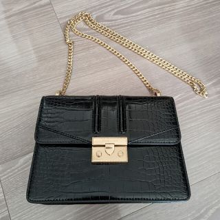 チャールズアンドキース(Charles and Keith)の売り切りたいので最終値下げ！チャールズアンドキース　チェーンバッグ(ショルダーバッグ)