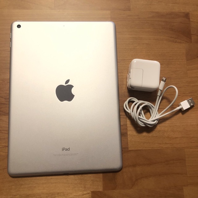 期間限定送料無料 iPad 第６世代 Wifi 32GB シルバー②