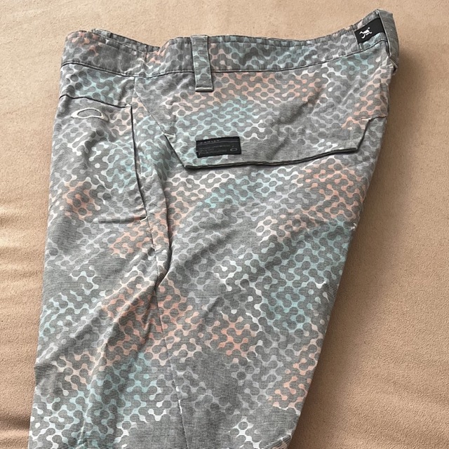 新品 OAKLEY オークリー 7分丈ゴルフパンツ 32 W80・82cm調節