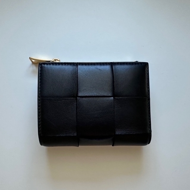 Bottega Veneta(ボッテガヴェネタ)の【美品】BOTTEGA VENETA 二つ折りファスナーウォレット レディースのファッション小物(財布)の商品写真