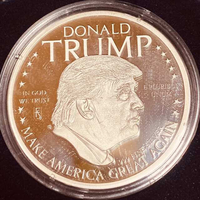 （希少！）トランプ大統領　1オンス 銀貨　3種メモリアルボックスセット エンタメ/ホビーの美術品/アンティーク(貨幣)の商品写真