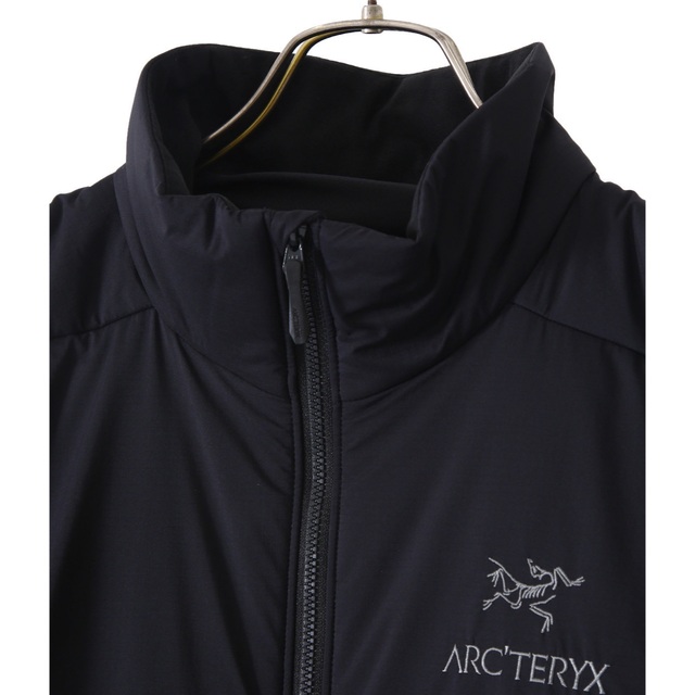 ARC'TERYX(アークテリクス)の新品 正規店購入 アークテリクス ATOM AR JACKET ブラック XXL メンズのジャケット/アウター(ダウンジャケット)の商品写真