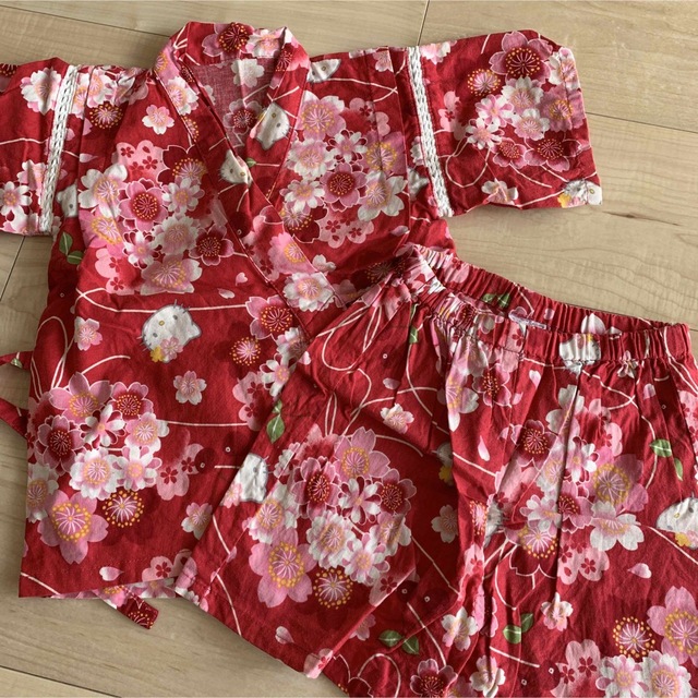 サンリオ(サンリオ)の女の子　甚平　90サイズ キッズ/ベビー/マタニティのキッズ服女の子用(90cm~)(甚平/浴衣)の商品写真