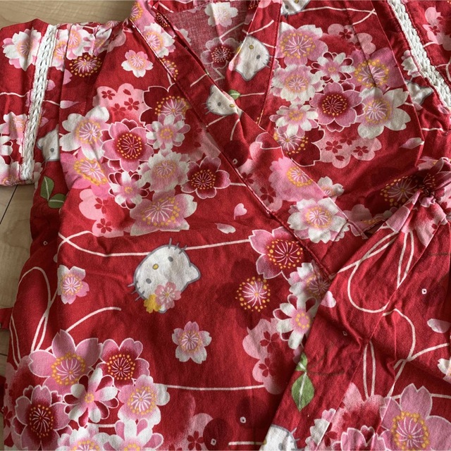 サンリオ(サンリオ)の女の子　甚平　90サイズ キッズ/ベビー/マタニティのキッズ服女の子用(90cm~)(甚平/浴衣)の商品写真