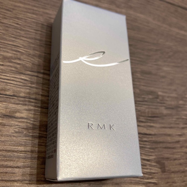 RMK RMK リクイド ファンデーション #104の通販 by みゆう RMK スティックファンデーション 104