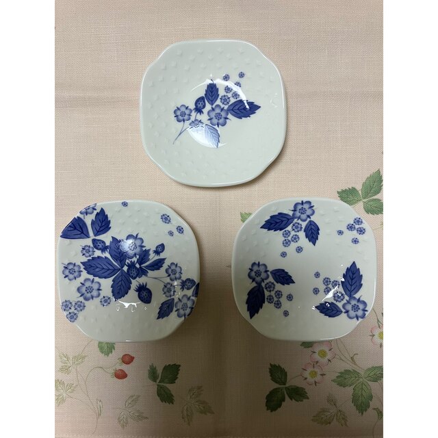 WEDGWOOD - ウエッジウッド ストロベリーブルーム インディゴ ソイ ディッシュの通販 by えむ's shop｜ウェッジウッドならラクマ