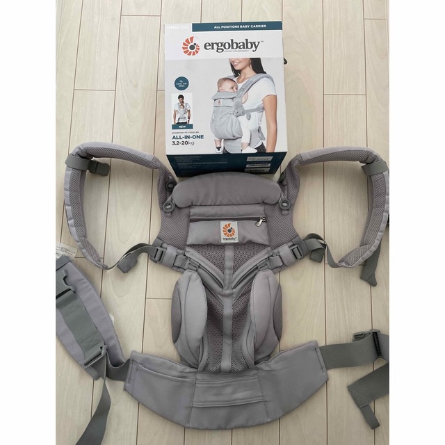 Ergobaby(エルゴベビー)の《美品》エルゴ　オムニ360 クールエア キッズ/ベビー/マタニティの外出/移動用品(抱っこひも/おんぶひも)の商品写真