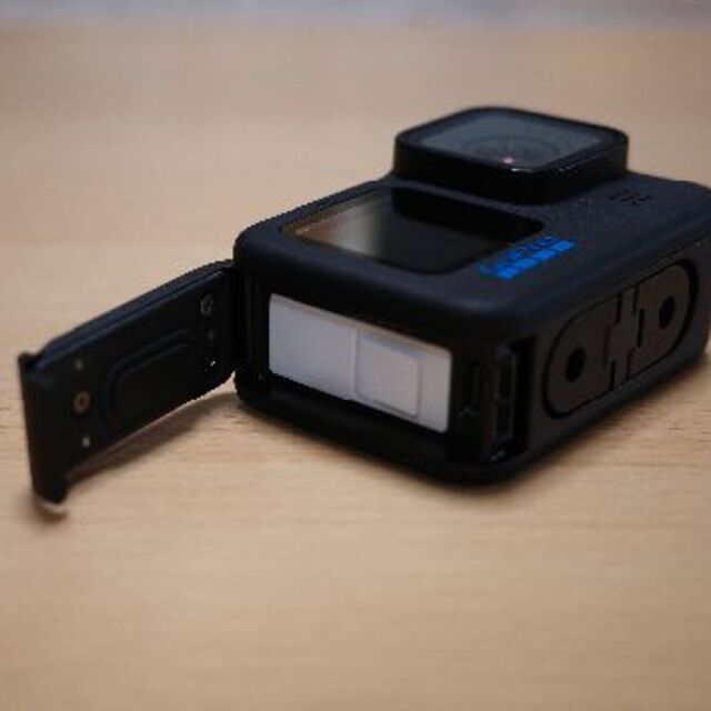 GoPro(ゴープロ)のGoPro Hero11 Black アクセサリーキット スマホ/家電/カメラのカメラ(ビデオカメラ)の商品写真