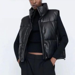 ザラ(ZARA)のZARA レザーベスト(ダウンベスト)