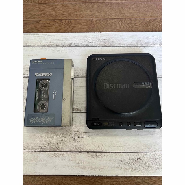 SONY ♡ 初代 WALKWAN TPS-L2 + Discman D-22 - violinista.mx