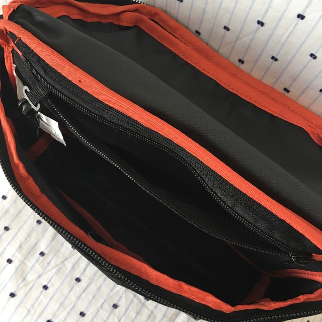 POLeR(ポーラー)のPOLERポーラーUS限定多機能ボディーバッグウエストバッグBLACK１点物 スポーツ/アウトドアのスノーボード(バッグ)の商品写真
