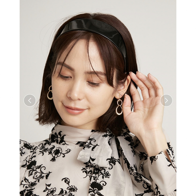 SNIDEL(スナイデル)のスナイデル　snidel  アセチワイドカチューシャ レディースのヘアアクセサリー(カチューシャ)の商品写真