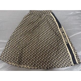クリスチャンディオール 普段つかいもしやすいスカートです