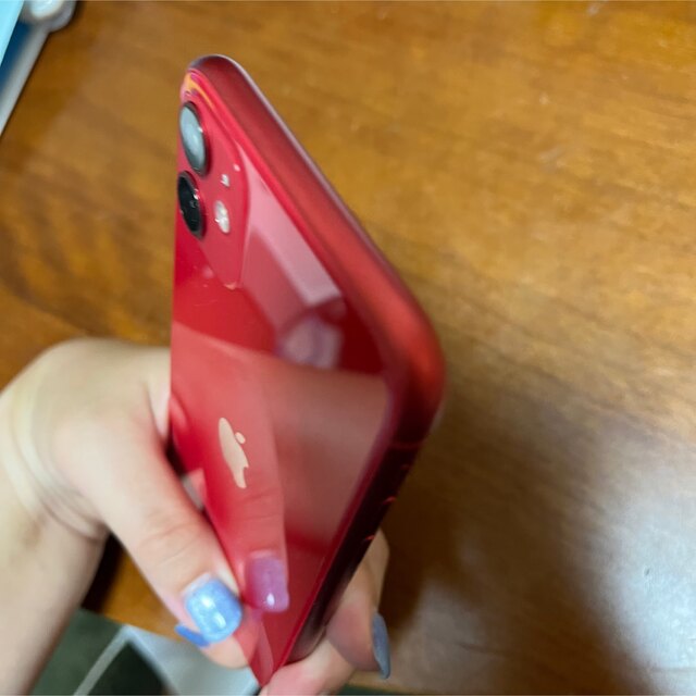 iPhone(アイフォーン)のiPhone11 128GB 美品 レッド スマホ/家電/カメラのスマートフォン/携帯電話(スマートフォン本体)の商品写真