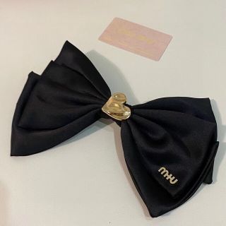 ミュウミュウ ヘアピンの通販 25点 | miumiuのレディースを買うならラクマ