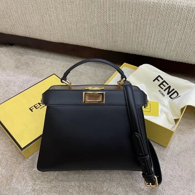 激安の フェンディ FENDI - FENDI ピーカブー スモール アイシーユー