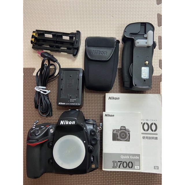 個人 極上品 Nikon D700 MB-D10 バッテリーパック　ニコン