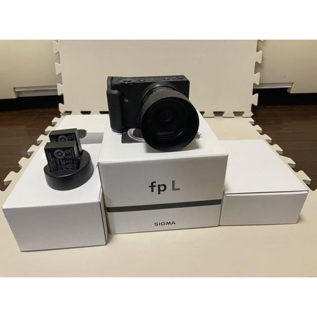 SIGMA(シグマ)のSigma fpl 45mmレンズキットセット スマホ/家電/カメラのカメラ(ミラーレス一眼)の商品写真