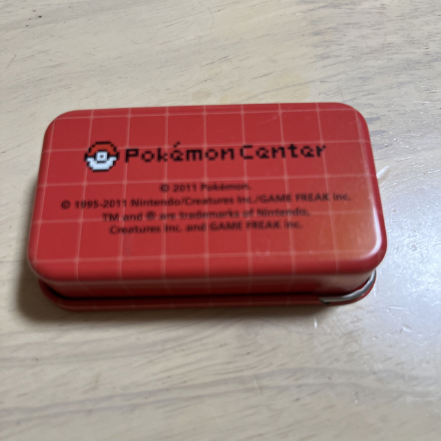 ポケモン(ポケモン)のポケモン　ダルマッカ　缶ケース横７×４縦厚さ1.５cm エンタメ/ホビーのフィギュア(ゲームキャラクター)の商品写真