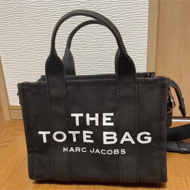 MARC JACOBS(マークジェイコブス)のMARC JACOBS トートバッグ 黒　ショルダーバッグ レディースのバッグ(トートバッグ)の商品写真