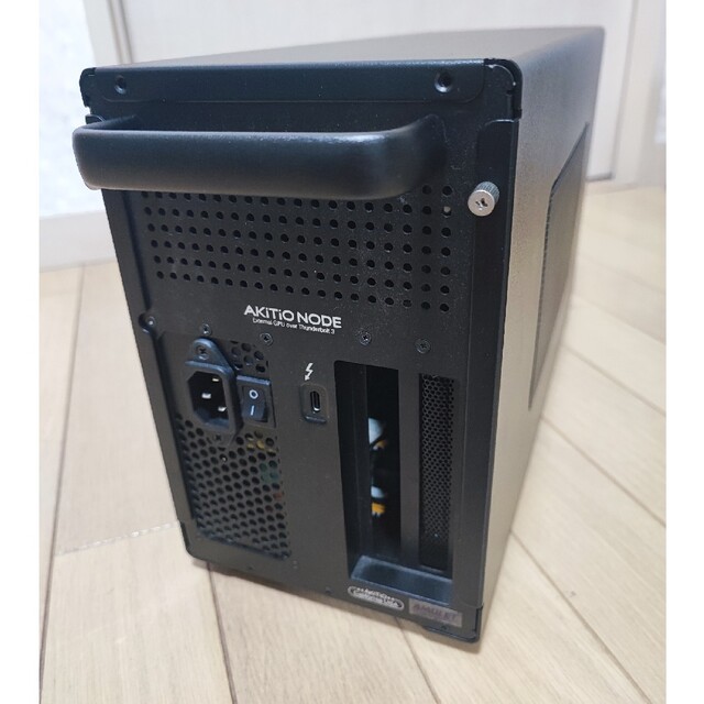 AKiTiO Node Thunderbolt3 eGFX BOX スマホ/家電/カメラのPC/タブレット(PCパーツ)の商品写真