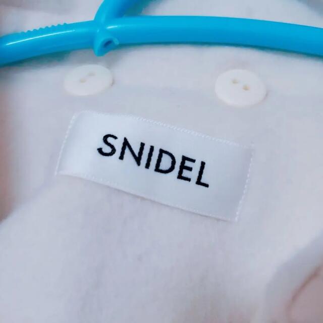 SNIDEL(スナイデル)のスナイデル　ポンチョコート　新木優子 レディースのジャケット/アウター(ポンチョ)の商品写真