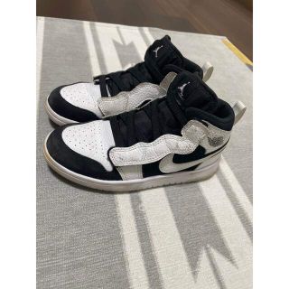 ナイキ(NIKE)のナイキ　ジョーダン1 MID 19センチ(スニーカー)