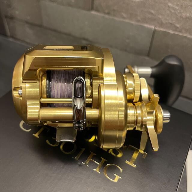 SHIMANO(シマノ)のシマノ オシアコンクエストCT 301HG (左ハンドル) ベイトリール スポーツ/アウトドアのフィッシング(リール)の商品写真