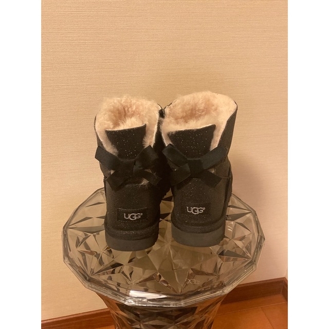 UGG ムートンブーツ　ラメ　リボン　ベイリーボウ　7 24㎝ レディースの靴/シューズ(ブーツ)の商品写真