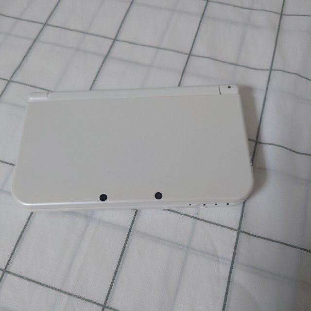 「Newニンテンドー3DS LL パールホワイト本体Nintendo3DS