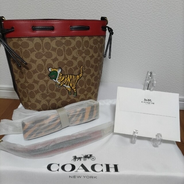 COACH コーチ ショルダー バケットバッグ ウィズタイガー レキシーハンドバッグ