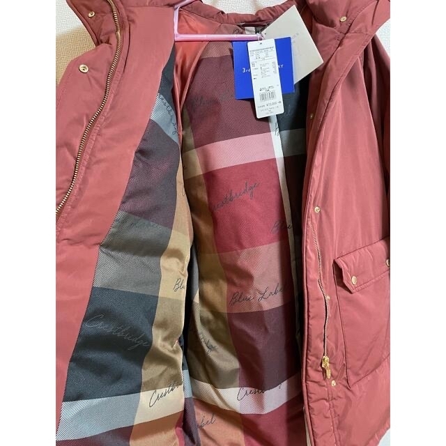 新品タグ付 ブルーレーベル クレストブリッジ 3周年 38サイズ ダウンコート レディースのジャケット/アウター(ダウンコート)の商品写真