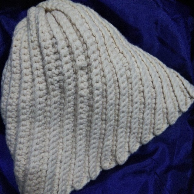 ACNE(アクネ)のAcne バイアス 毛糸編み 生成り色 ウール ワッチ レディースの帽子(ニット帽/ビーニー)の商品写真