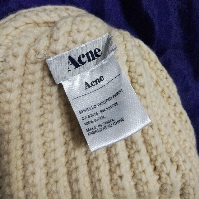 ACNE(アクネ)のAcne バイアス 毛糸編み 生成り色 ウール ワッチ レディースの帽子(ニット帽/ビーニー)の商品写真